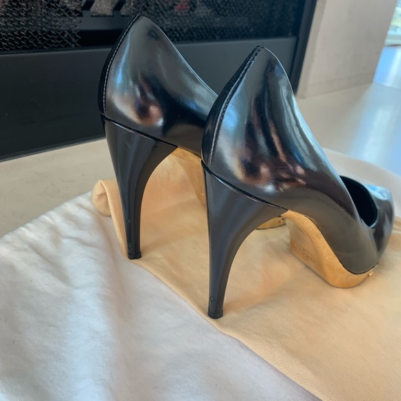 Authentic Louis Vuitton Stilettos size 39 - Picture 2 of 5